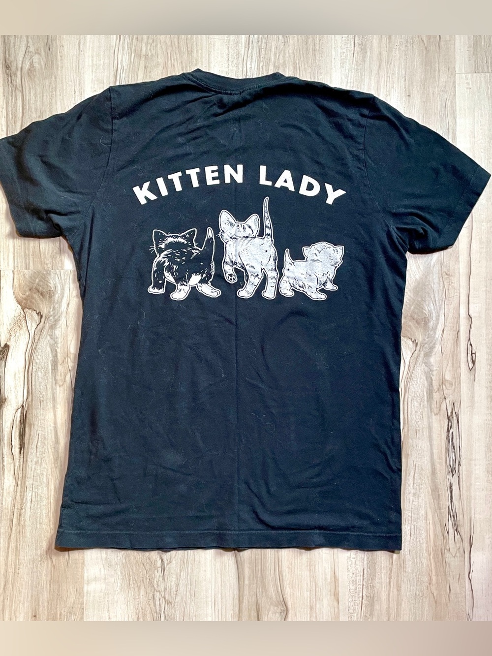 Kitten Lady Graphic Cat T-Shirt in Black, Funny Cat tee shirt cotton size medium - Picture 10 of 14